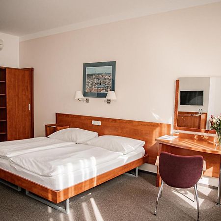Hotel Iberia 오파바 외부 사진