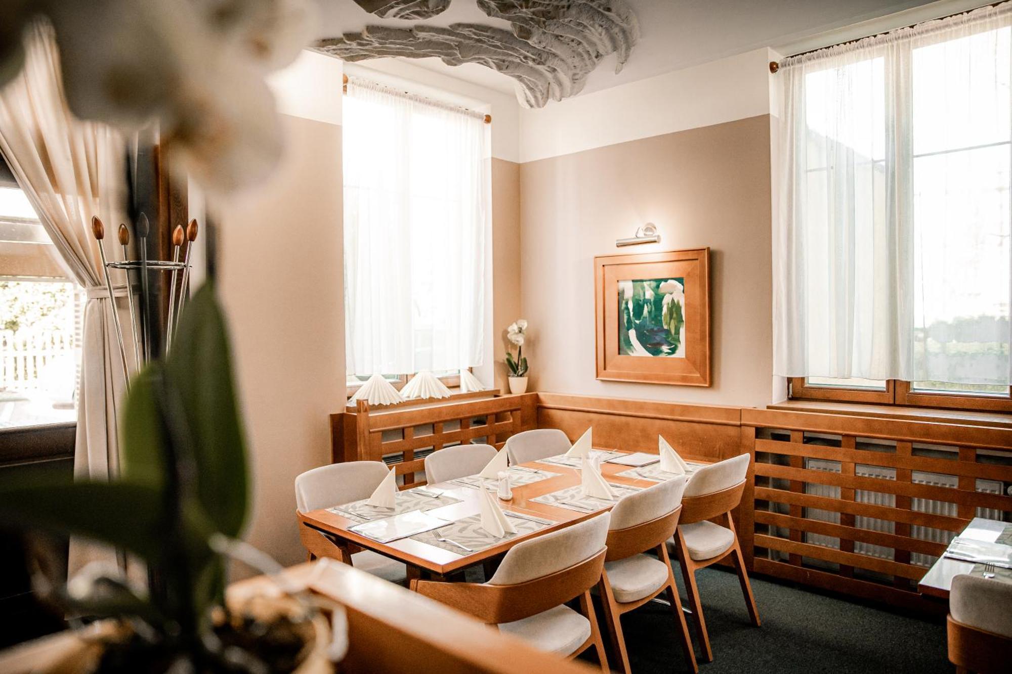 Hotel Iberia 오파바 외부 사진