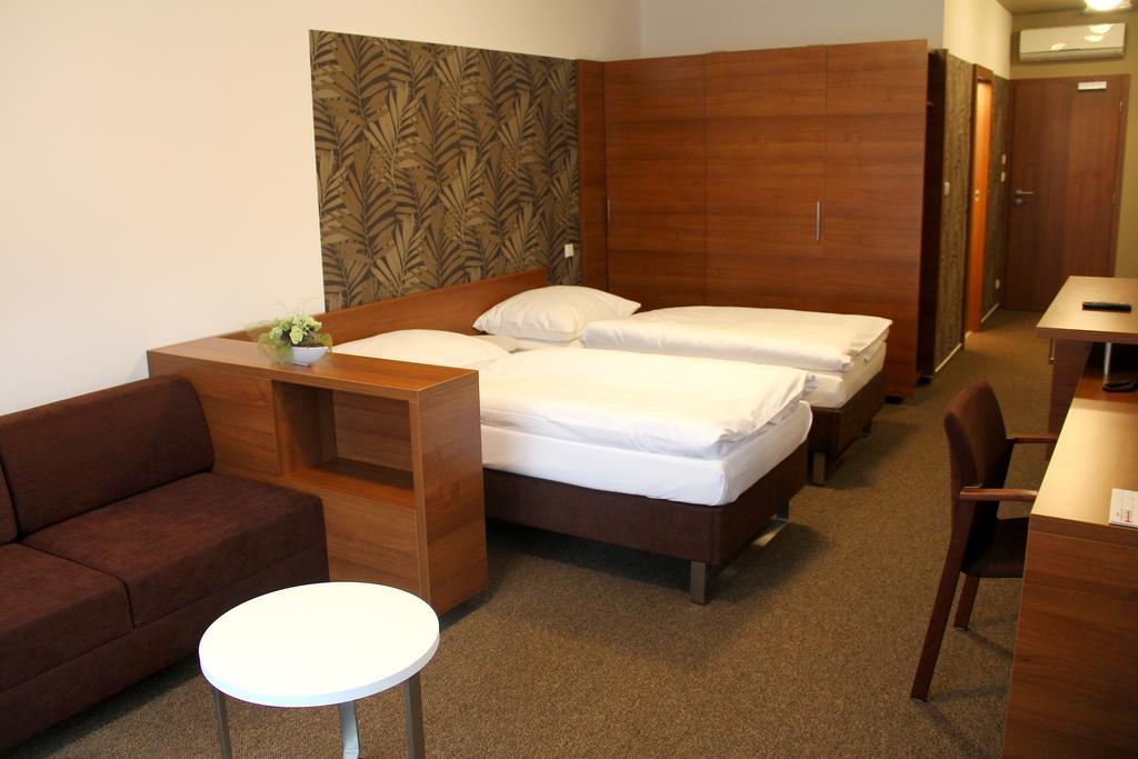 Hotel Iberia 오파바 외부 사진